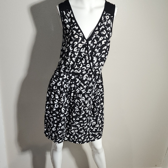Dex Dresses & Skirts - Dex Black and White Mini Dress
